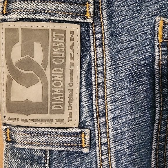 Diamond Gusset Lightweight Regular Fit Jeans - Picture 3 of 5